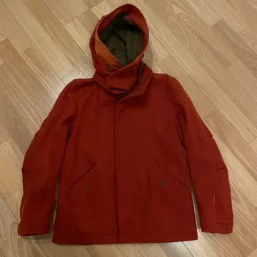 오렌지 컬러 후드 부착 울 자켓