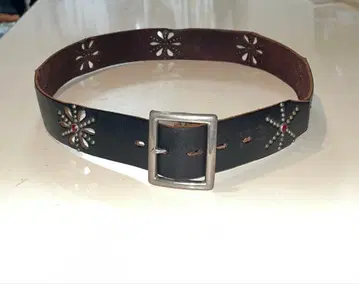 HTC 에이치티씨 스터드 벨트 플라워 모티브 36인치 차심