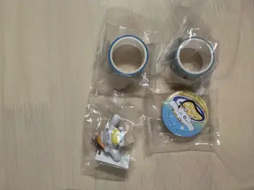쿠라스시 시나모롤 콜라보 피규어 마스킹 테이프 캔뱃지 세트