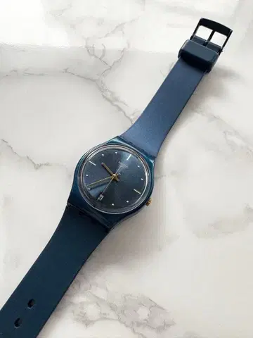 SWATCH 네이비 시계