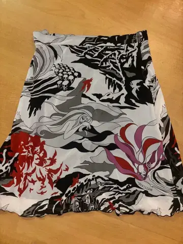 Hysterics 히스테릭스 애도의 벨라돈나 패턴 하프 스커트