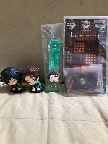 카마도 탄지로 토미오카 기유 어깨 쿵 1번 복권 E상 G상