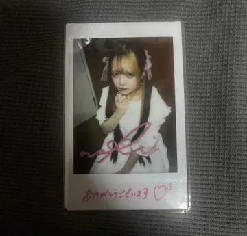 카와구치 리나 사인 폴라로이드