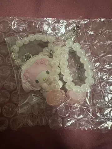 산리오 캐릭터즈 시크릿 스트랩 화이트 프릴 마이멜로디