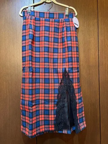 새상품 punyus 체크 무늬 스커트