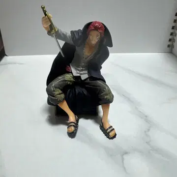 ONE PIECE 샹크스 빨간 머리 해적단 피규어