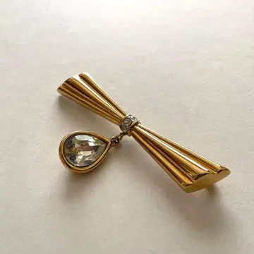 Monet Vintage Gold Brooch Drop Bijoux