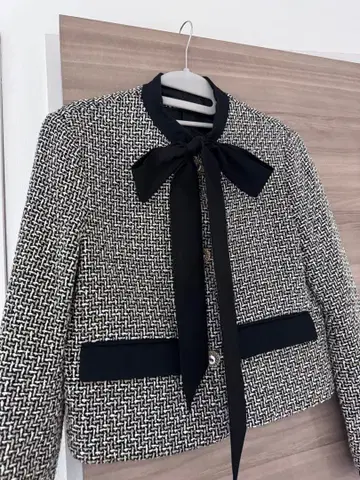 트위드 자켓 보타이 리본 골드 버튼 노카라