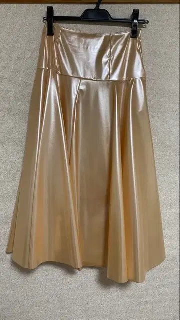 릴릴리 합성 피혁 플레어 스커트 FREE 사이즈