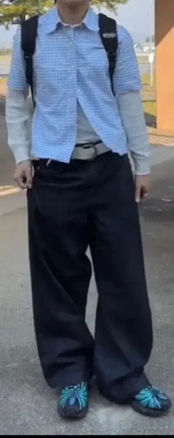 체크 무늬 반팔 셔츠 짧은 기장 엔도 마모루