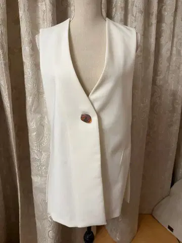 택 포함 새상품 S 사이즈 화이트 노카라 베스트