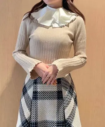 스나이델 카라 니트 풀오버