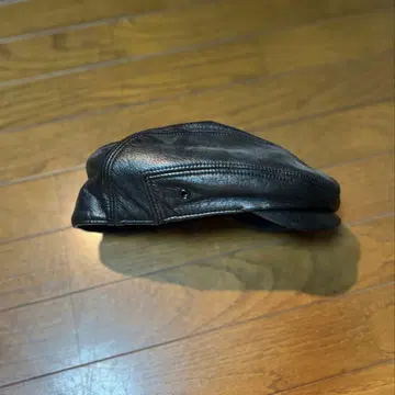 블랙 가죽 헌팅 모자