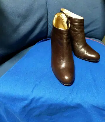 다크 브라운 가죽 앵클부츠 k.Spin ITALY