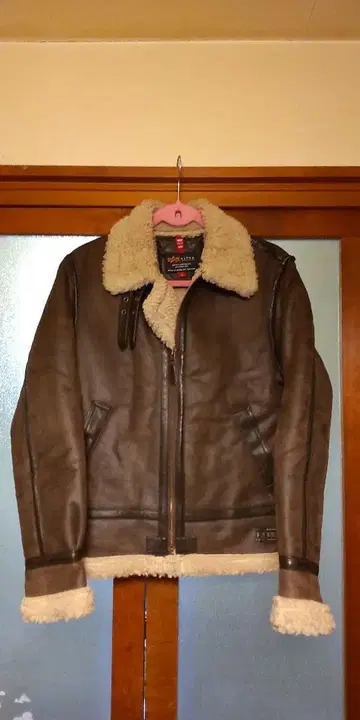 알파인더스트리 B3 페이크 무스탕 자켓