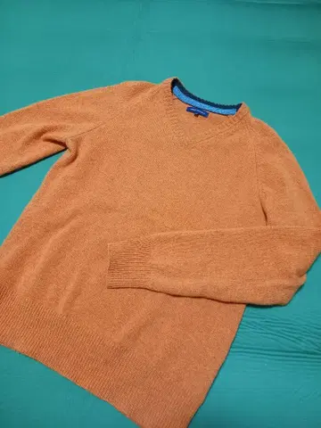 오렌지 V넥 니트 스웨터 [ UARBAN RESEARCH ]