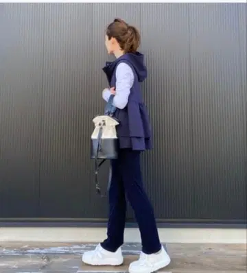 새상품 메종 드 돌체 VERY 후디 프릴 베스트 지레 Liten