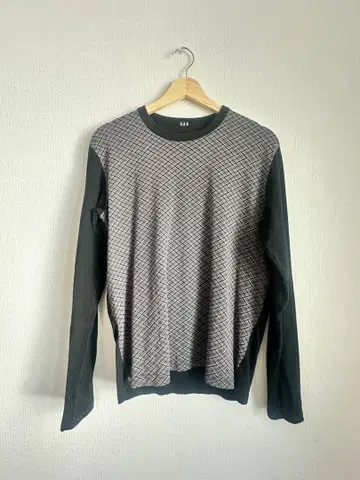 A.A.R 다이아몬드 패턴 긴팔 티셔츠