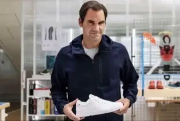 유니클로 후드티 로저 페더러 착용 모델