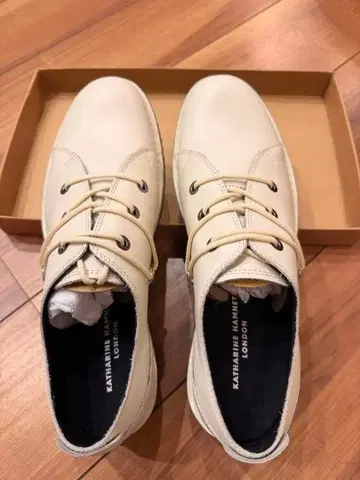 KATHARINE HAMNETT 화이트 드레스 신발