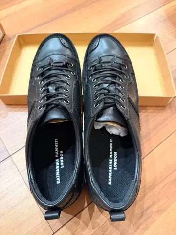 KATHARINE HAMNETT 블랙 비즈니스 슈즈 26