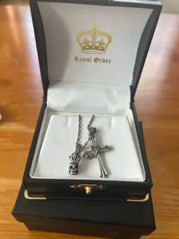 로얄오더 스컬 크로스 펜던트 목걸이