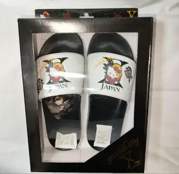 [ 미사용 새상품 ] 한정판 화이트 yoshikitty 샤워 샌들