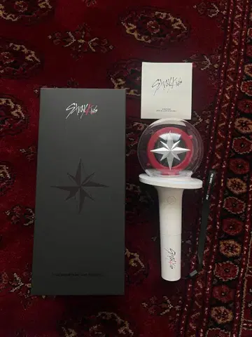 Stray Kids 공식 응원봉 버전 2