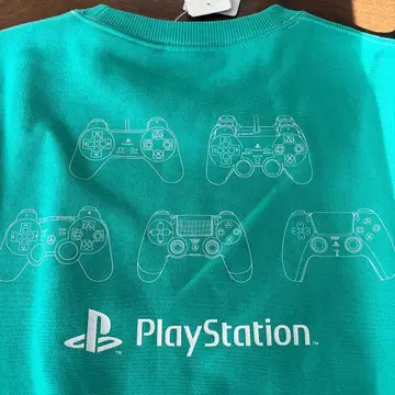 새상품 GU Playstation 맨투맨 풀오버 GREEN 프레스트