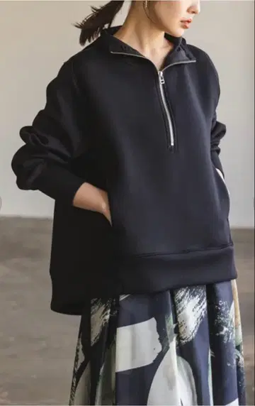 NOBLE 별주 BONDING HALF ZIP HOODIE