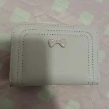 리본 포함 화이트 코인 케이스