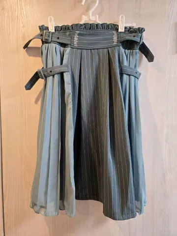 axes femme POETIQUE 스트라이프 플레어 스커트 그린