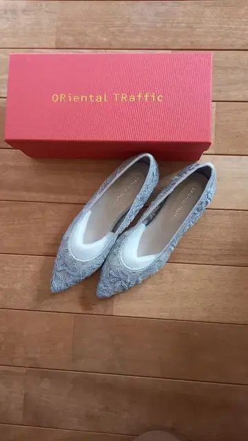 오리엔탈 트래픽 레이스 펌프스