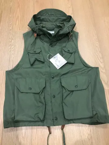 엔지니어드 가먼츠 베스트 M