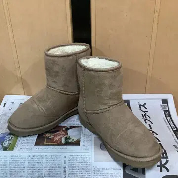 베이지 스웨이드 어그 부츠