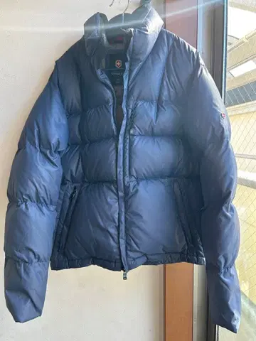 네이비 다운 자켓 빅토리녹스