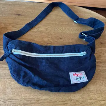 Merci 네이비 숄더백