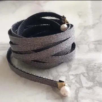 실피누 스파이럴 리본 라메 니트 펄 참 포함 그레이