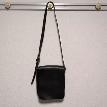 SLOW 블랙 도치기 가죽 숄더백 초기 모델