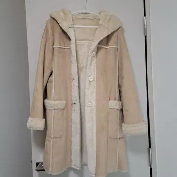 [ 새상품급 ] 후드 부착 무스탕 코트