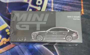 MINIGT BMW i7 xDrive60