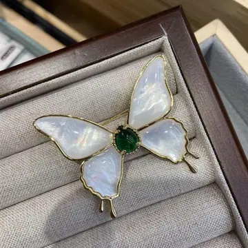 펄 에나멜 버터플라이 브로치