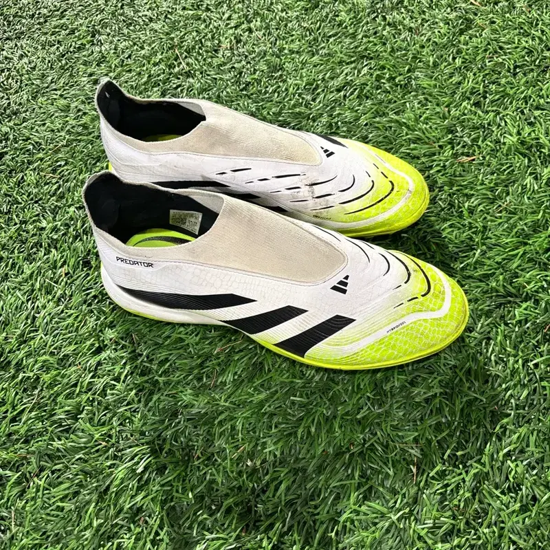 아디다스 프레데터 축구화 풋살화 흰/형광