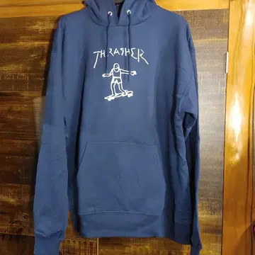 THRASHER 네이비 후드티 스케이트보드 디자인