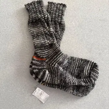 SCRUMPCIOUS 손뜨개질 양말 울 80% 알파카 20%