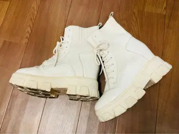 화이트 하이컷 부츠 통굽