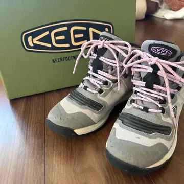 KEEN 트레킹 등산화 women's23.5