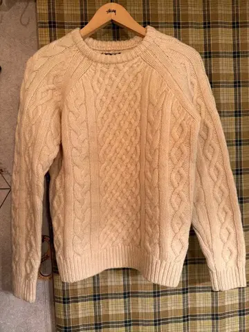 빔즈 플러스 BEAMS+ 아이보리 케이블 짜임 니트 스웨터