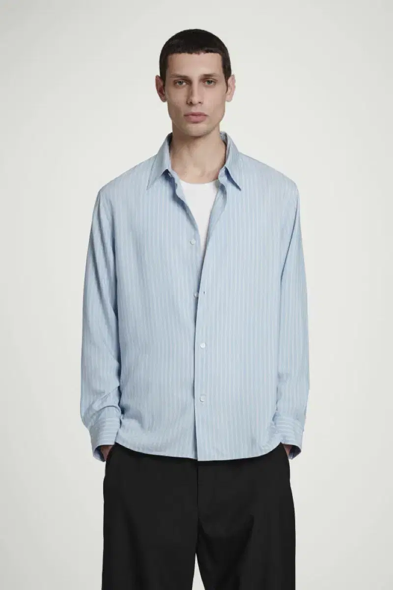 COS | 코스 (New Product) COS Regular Fit Poplin Shirt 40  #cos,#셔츠,#포플린,#화이트,#40 on Bunjang Global Site.