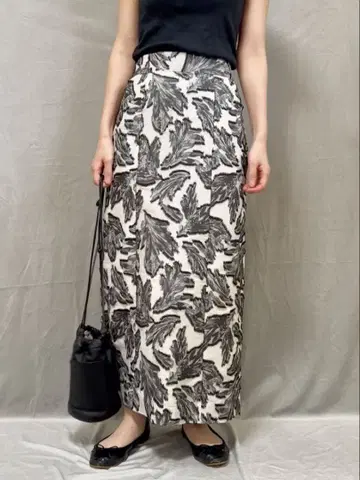 I 라인 스커트 컷 자카드 새상품